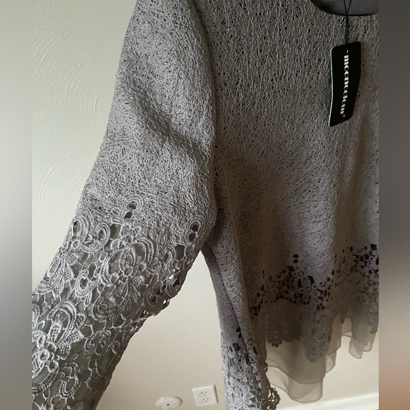 Mooncolour top- long sleeve, size M, NWT, textured, layered, embroidered - Picture 4 of 7